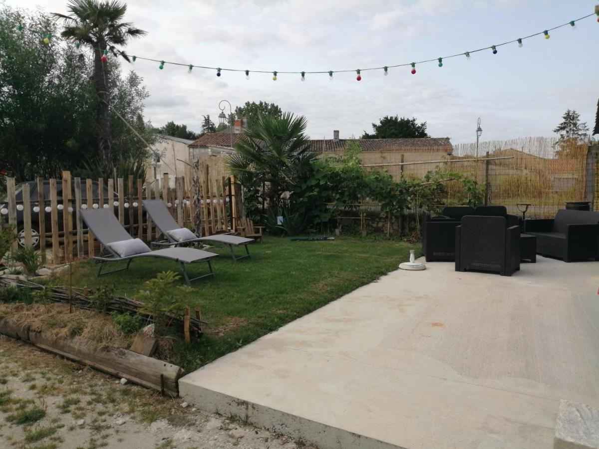 Gite Modes Et Cafe Epargnes Exterior photo